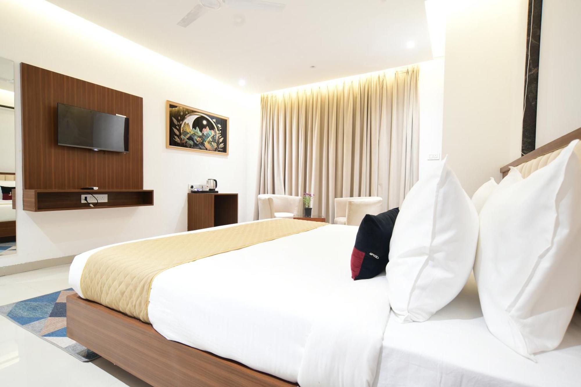 Aceotel Premier, Vijay Nagar Indore Eksteriør billede