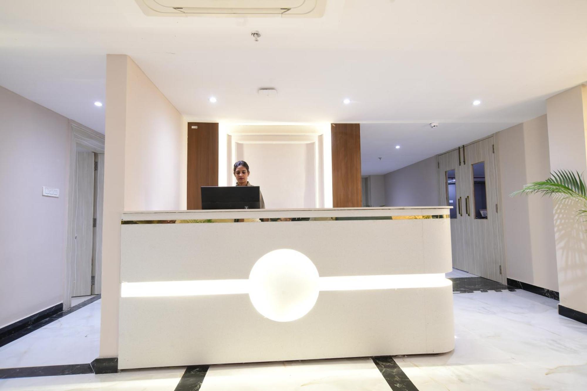 Aceotel Premier, Vijay Nagar Indore Eksteriør billede
